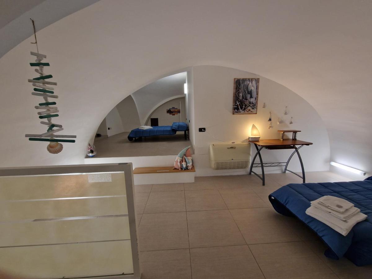 Villa Polignano A Mare: Sulla Piazza Di Domenico Modugno Exterior foto