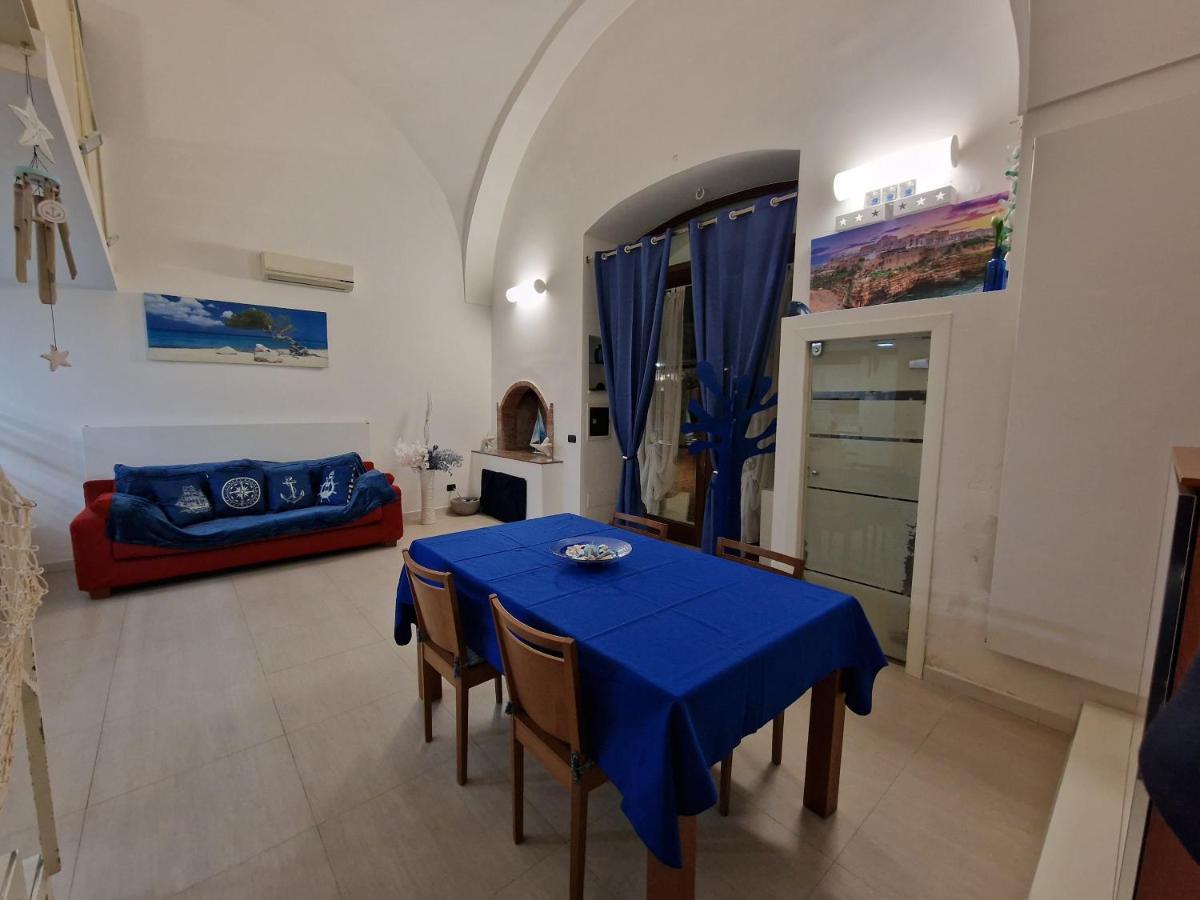 Villa Polignano A Mare: Sulla Piazza Di Domenico Modugno Exterior foto